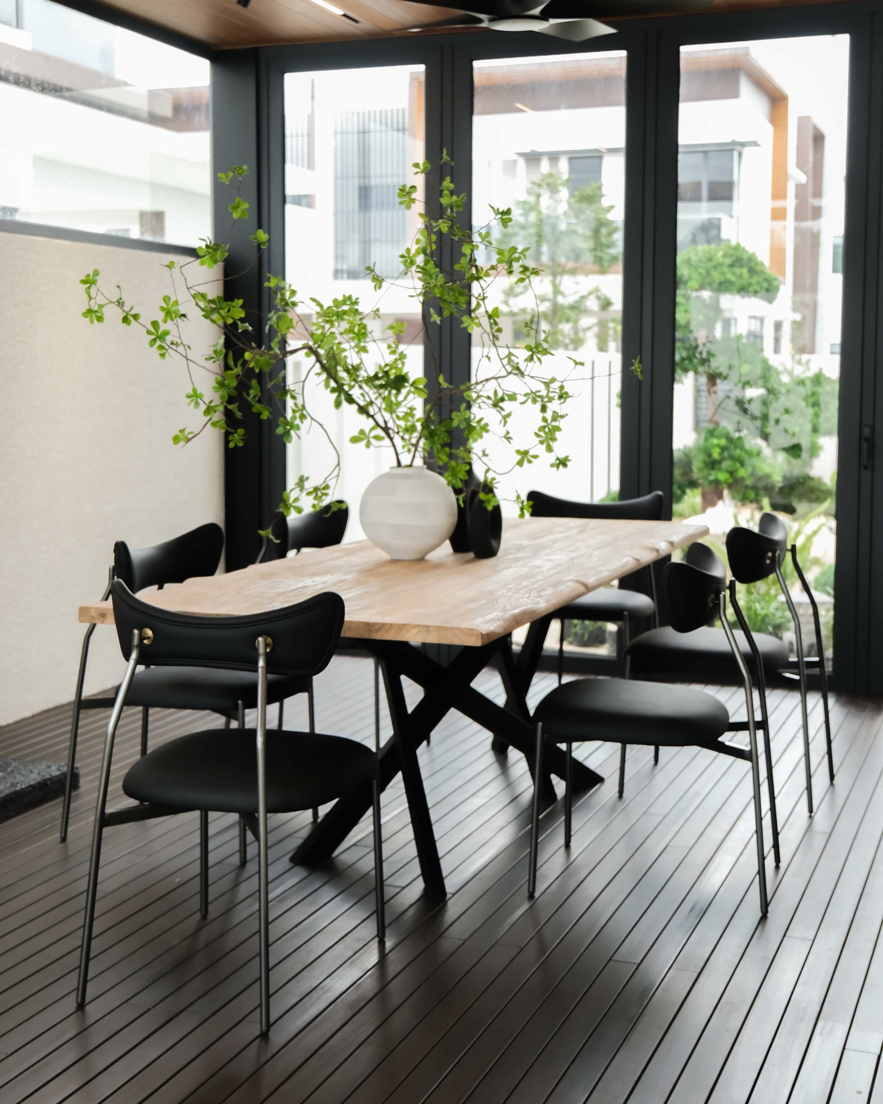 Monochrome Residence